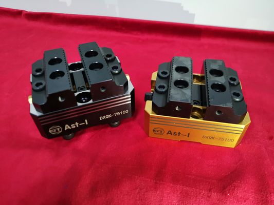 Black Pneumatic CNC Vertical Vise Manual For 3 Axis 4 Axis Cnc Milling Machine