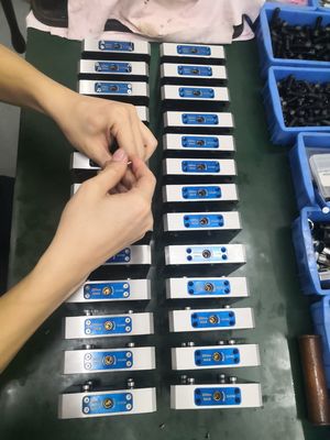 طحن تركيبات التغيير السريع المشابك أربعة حفرة نقطة الصفر CNC 1.6Kg