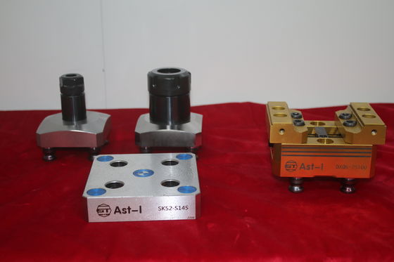 أجهزة الصلب CNC طحن المقبضات 0.005mm 1.8Kg الوزن SK52-145