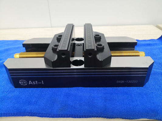 تركيبات طحن يدوية بخمسة محاور قابلة للتعديل بدقة باستخدام الحاسب الآلي